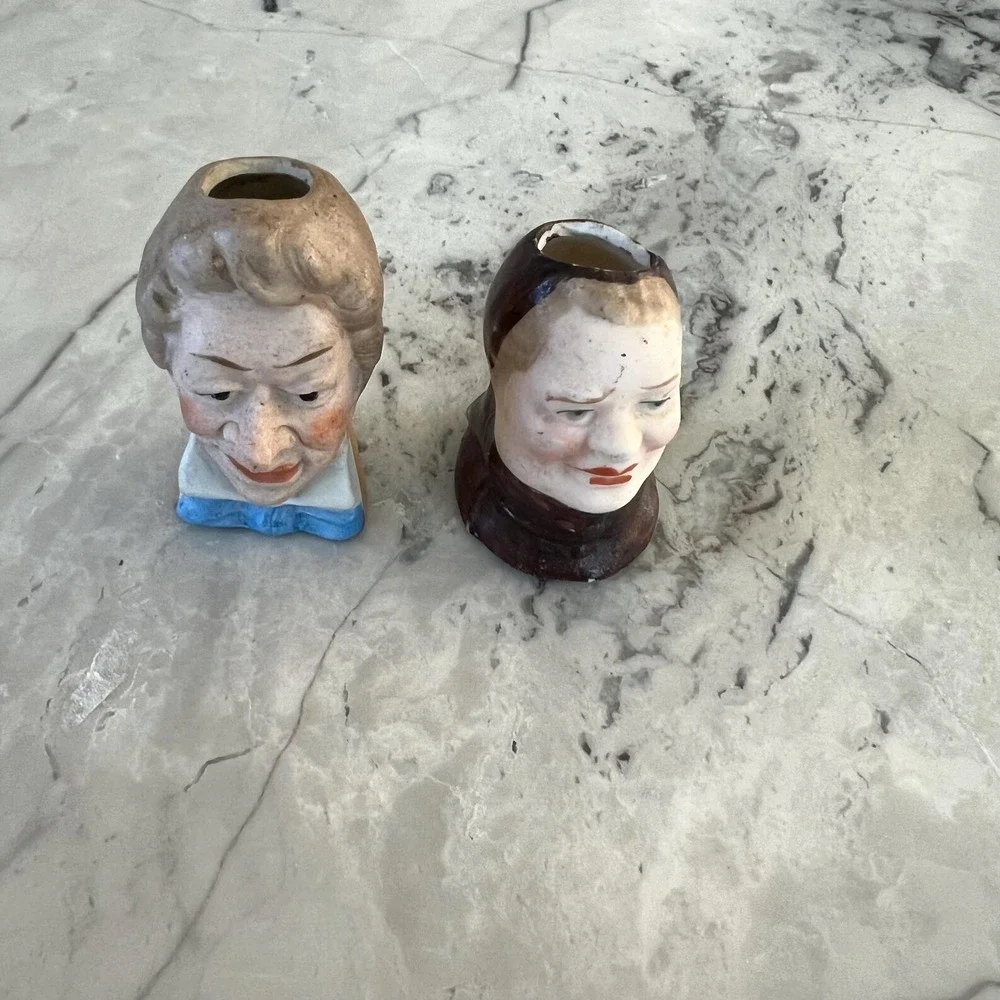 Pair of antique small figuring heads - perfect for candlestick or‎ salt